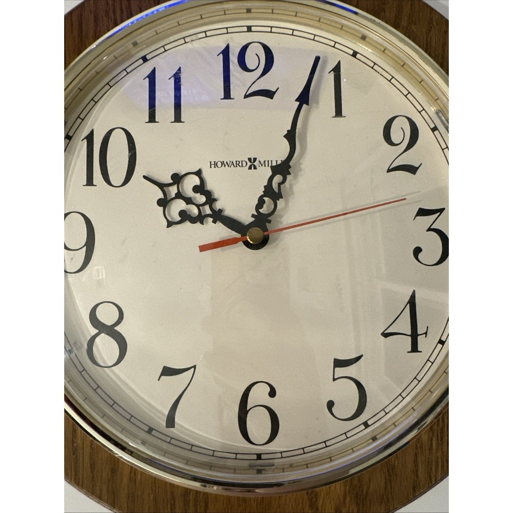 Howard Miller 620-172 Round Wall Clock Wood Frame Elegant for PARTS NOT WORKING - Picture 2 of 4
